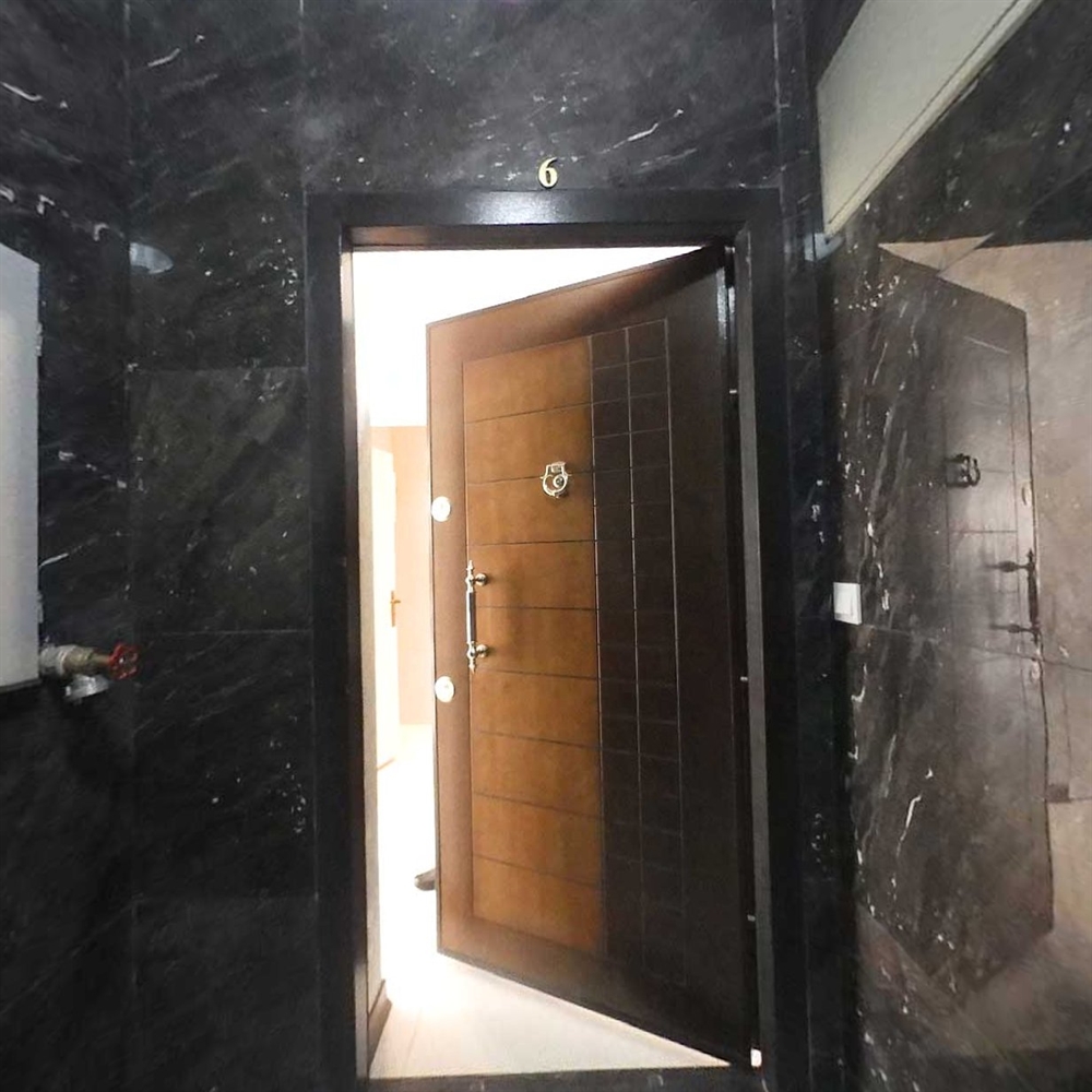 117 متر ، جنوبی ، نواب